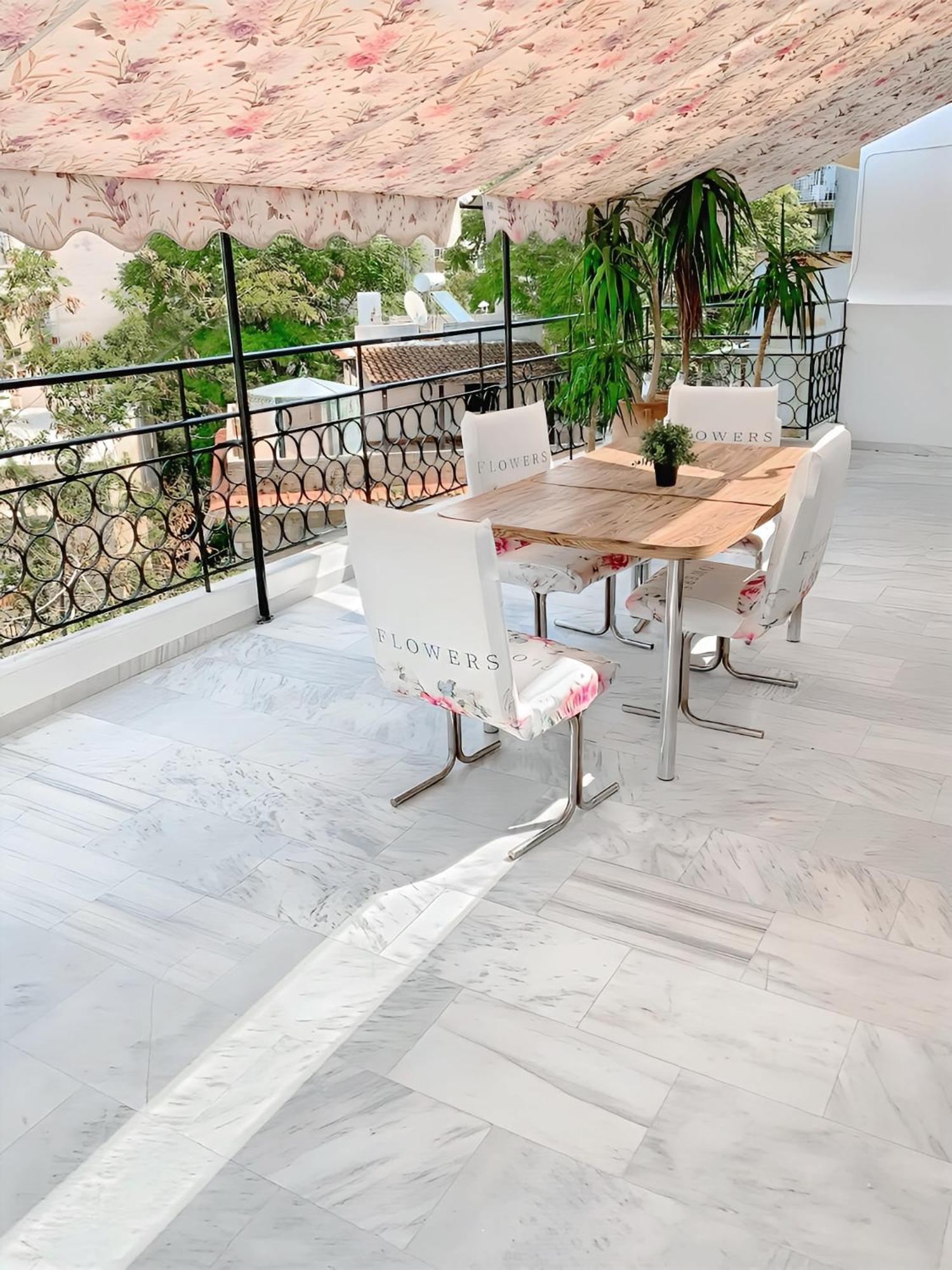Chateau Lykabettus Apartment